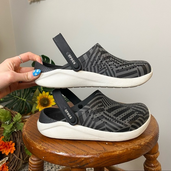 betsey johnson esmee floral flat sandals